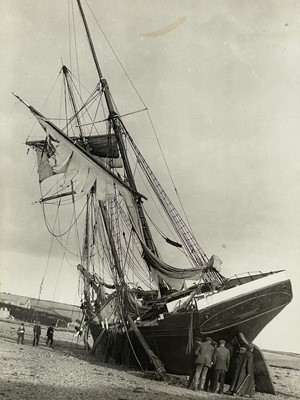 Lot 189 - Shipwreck Photographs