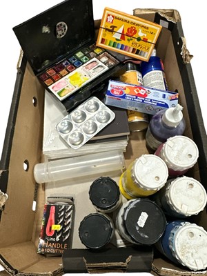 Lot 176 - Box of artist materials.