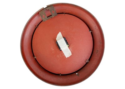 Lot 585 - A circular wall clock.