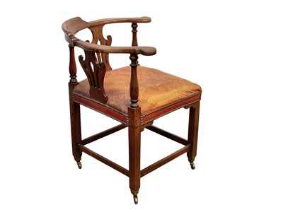 Lot 687 - A late George III Irish mahogany corner chair.