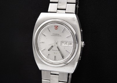 Lot 60 - OMEGA - A Geneve Megaquartz 32 KHz stainless steel gentleman's bracelet wristwatch.