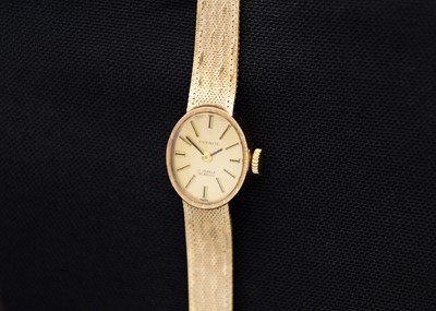 Lot 85 - EVERITE - A 9ct lady's manual wind bracelet wristwatch.