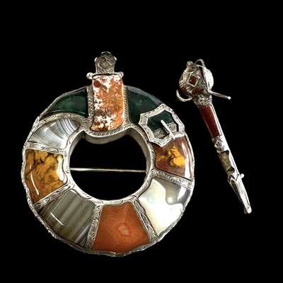 Lot 40 - Vintage Scottish agate sample broach set in...