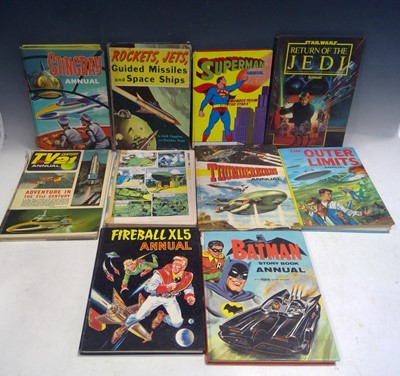 Lot 121 - Vintage Annuals. Thunderbirds, Stingray,...