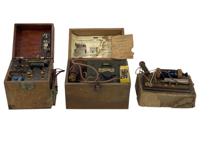 Lot 237 - A 20th century electrotherapy shock box.