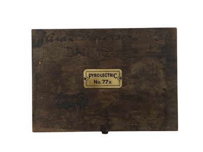 Lot 237 - A 20th century electrotherapy shock box.