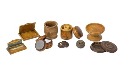 Lot 152 - A collection of treen.