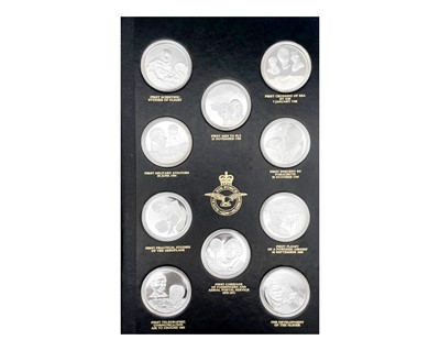 Lot 86 - A History of Man in Flight for the Royal Airforce Museum - a set of 50 silver medals.