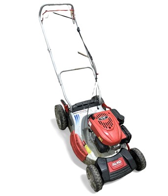 Lot 7 - An AL-KO Highline 51.8 SP-A pro lawn mower,...