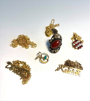 Lot 2612 - Gold chains and other gold 17.3gm and a silver...
