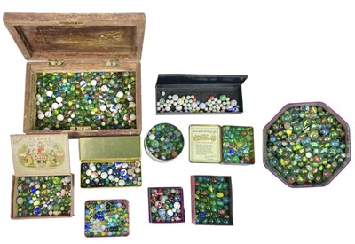 Lot 113 - A vast collection of marbles.