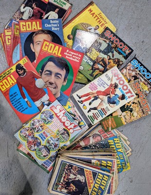 Lot 29 - Football magazines and comics.