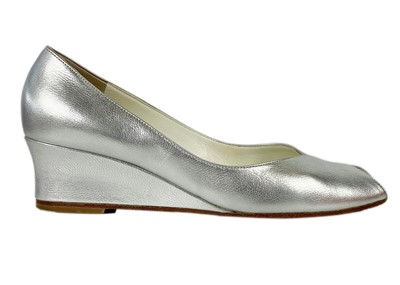 Lot 330 - A selection of Salvatore Ferragamo and Bruno Magli shoes.