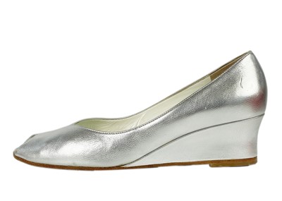 Lot 330 - A selection of Salvatore Ferragamo and Bruno Magli shoes.
