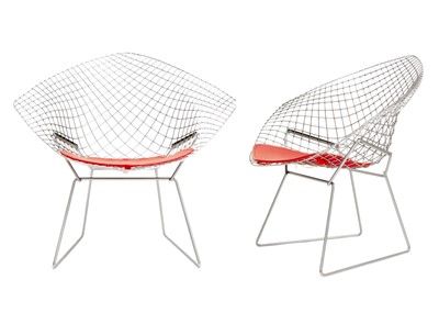 Lot After Harry Bertoia a pair of 'Diamond' armchairs.