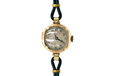 Lot 113 - ROLEX - A 1920's lady's 9ct manual wind wristwatch.