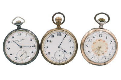 Lot 216 - A selection of three Swiss lever crown wind pocket watches.