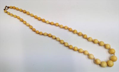Lot 2630 - An ivory necklace.