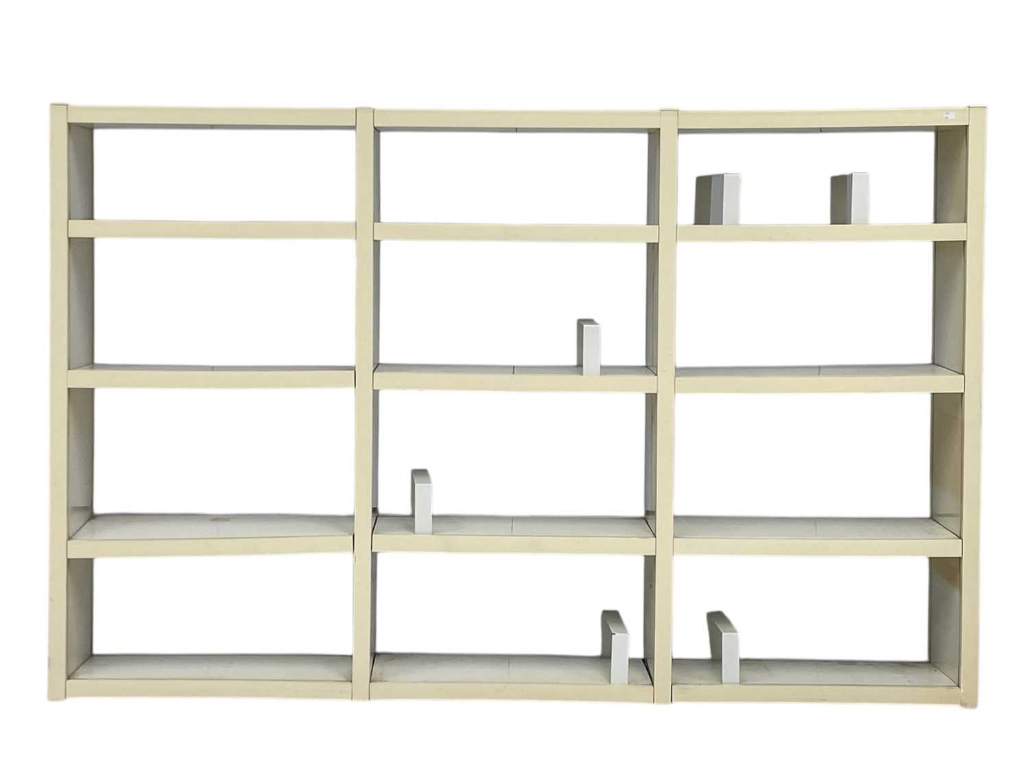 Lot 1059 - An Artemide plastic three-section adjustable bookcase.