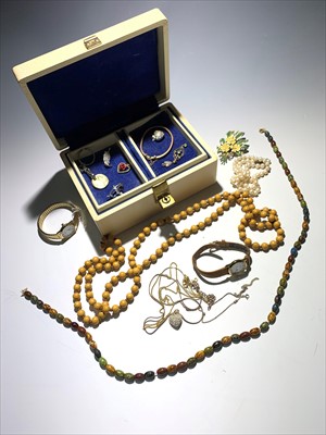 Lot 2478 - A cultured pearl necklace, costume jewellery etc.