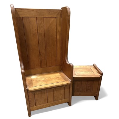 Lot 191 - A small settle with under-seat storage, 5cm...