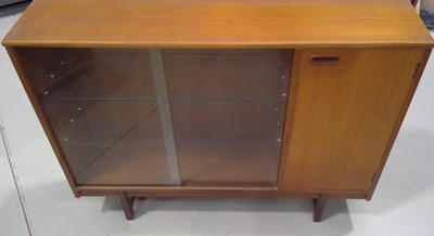 Lot 36 - A Mid-Century, Turnidge Furniture Display...