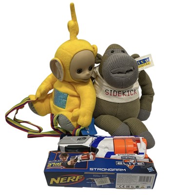 Lot 89 - A mixed lot of a Laa Laa backpack, ITV Monkey...