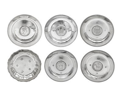 Lot 99 - A modern silver set of six Queen Elizabeth II Silver Jubilee dishes.