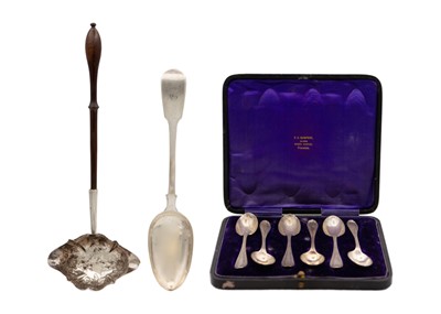 Lot 109 - A selection of silver flatware.