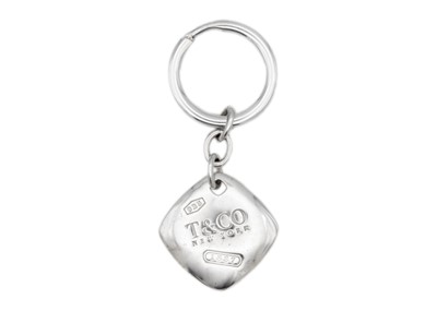 Lot 189 - Tiffany & Co. silver keychain in an original box.