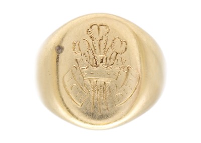 Lot 60 - A 9k 'Prince of Wales three feather' signet ring.