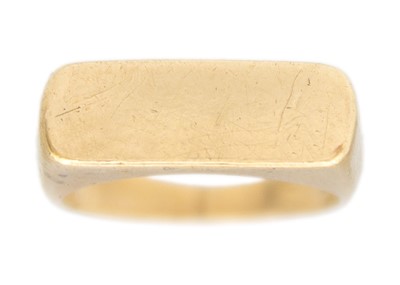 Lot 64 - A 9k gold rectangular-shaped ladies' signet ring.