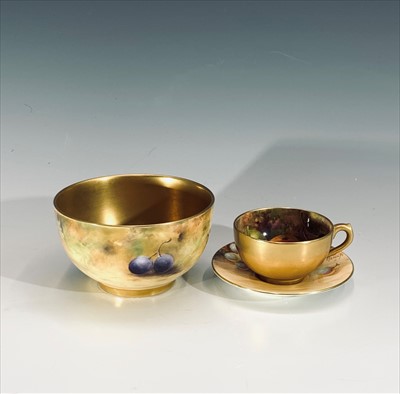Lot 948 - A Royal Worcester bowl with hand painted fruit...