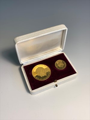 Lot 2608 - Two gold Churchill medals 900/1000 purity...