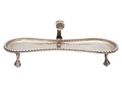 Lot 255 - A George III silver snuffer tray.