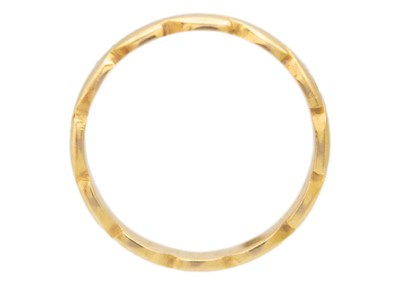 Lot 75 - An 18k band ring of a plaited design.