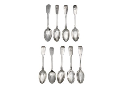 Lot 277 - A collection of six harlequin silver fiddle pattern teaspoons.