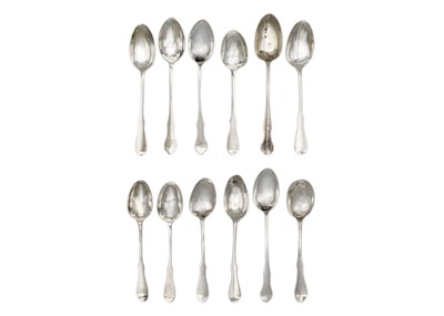 Lot 278 - A collection of antique hallmarked silver twelve harlequin teaspoons.