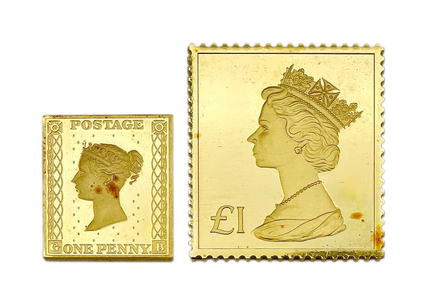 Lot 136 - A 22ct gold Penny Black and £1 Machin Definitive Stamp Replica Issue cased set.