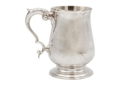 Lot 282 - A good George III silver baluster mug by Hester Bateman.