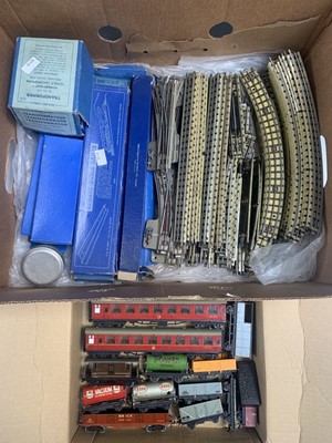 Lot 514 - Hornby Dublo: A quantity of unboxed wagons...