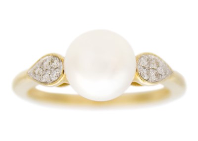 Lot 177 - A 9k cultured pearl and diamond set ring.