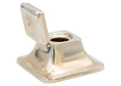 Lot 301 - A silver inkwell by Napper & Davenport.