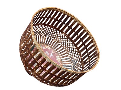 Lot 362 - A metal chicken pen.