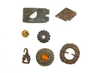 Lot 279 - A collection of metal detecting finds.