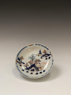 Lot 139 - A selection of Chinese Imari porcelain items,...