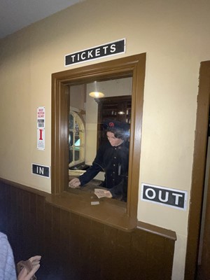 Lot 1375 - GWR Station Architectural Features.