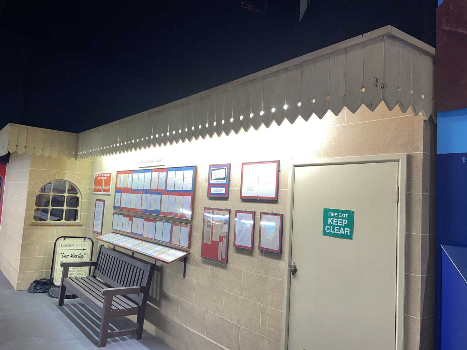 Lot 1375 - GWR Station Architectural Features.