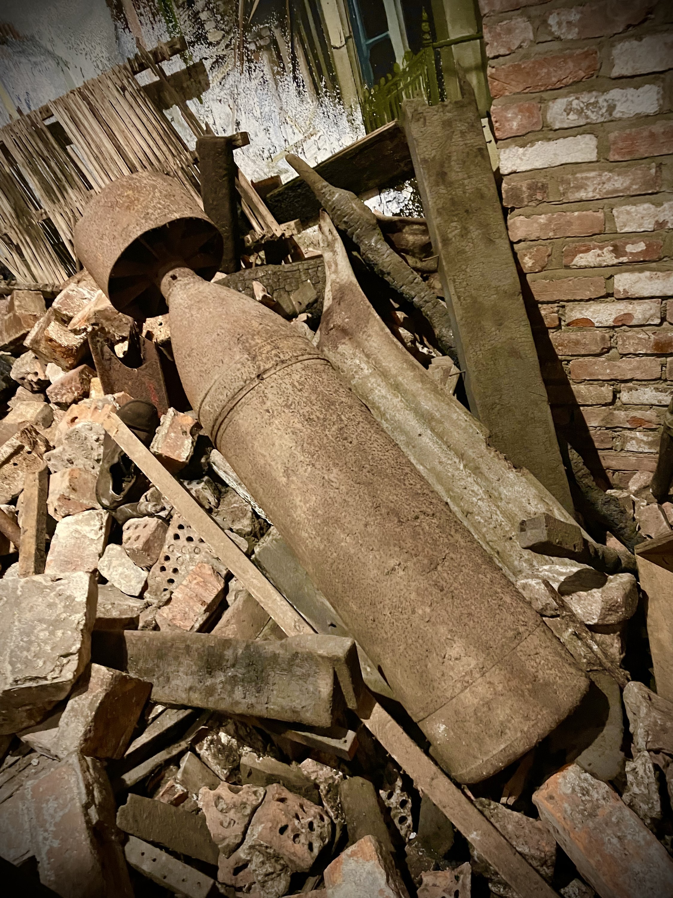 Lot 1001 - Britain in the Blitz