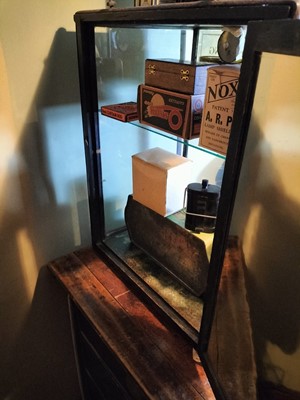 Lot 901 - Britain in the Blitz